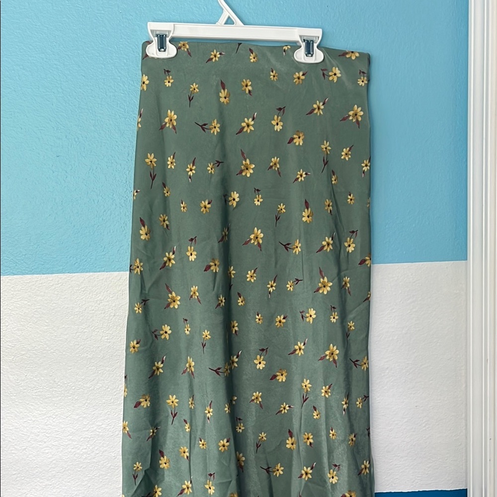 Nasty Gal Green A-Line Pleated Midi Skirt